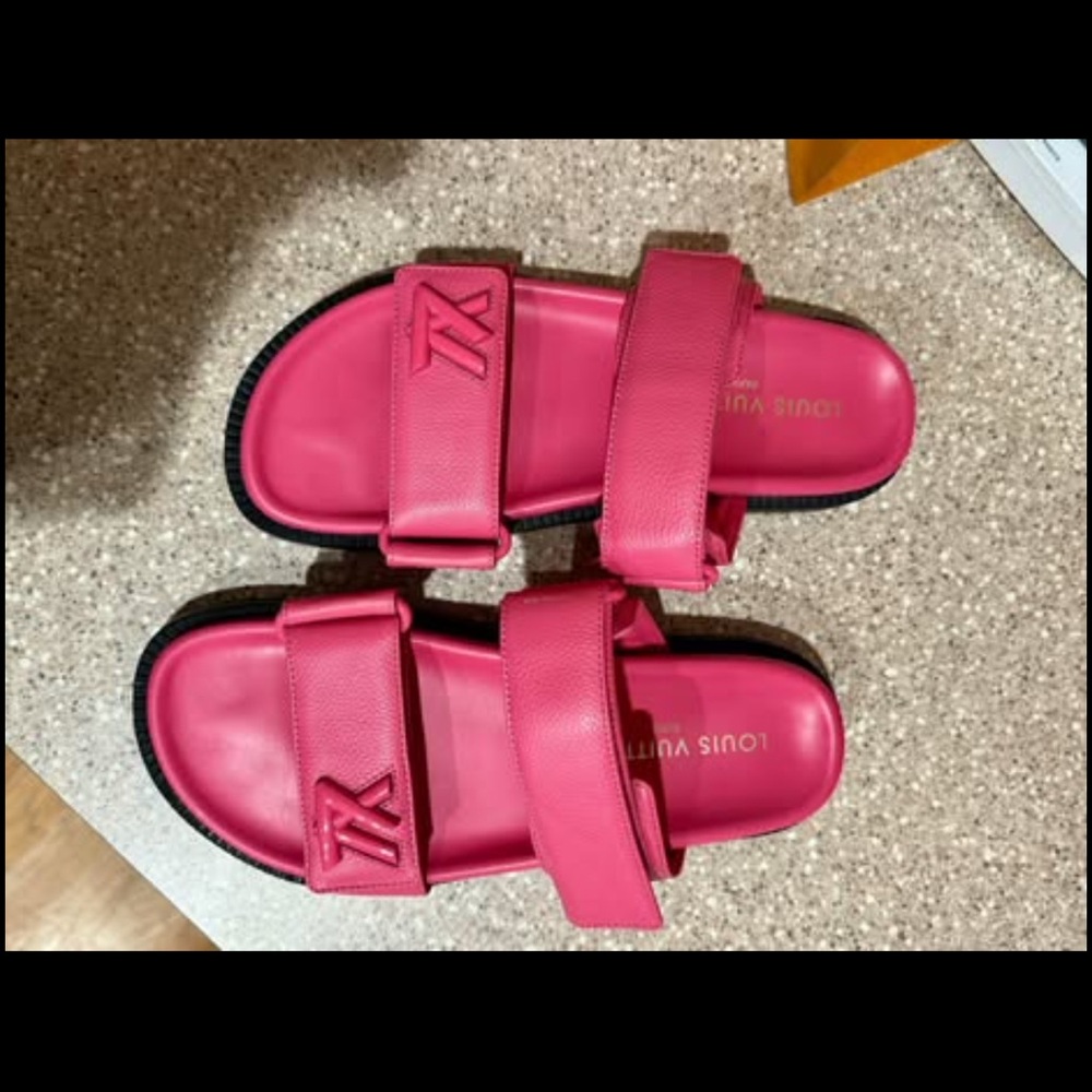 Louis Vuitton Black Rubber Sole Slide - Picture 17 of 17